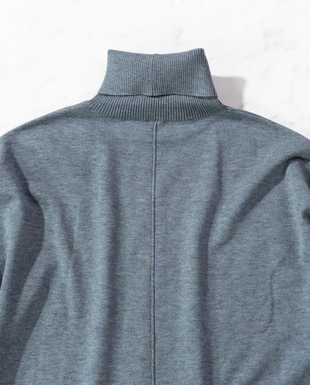 コクーンハイネックニットワンピース