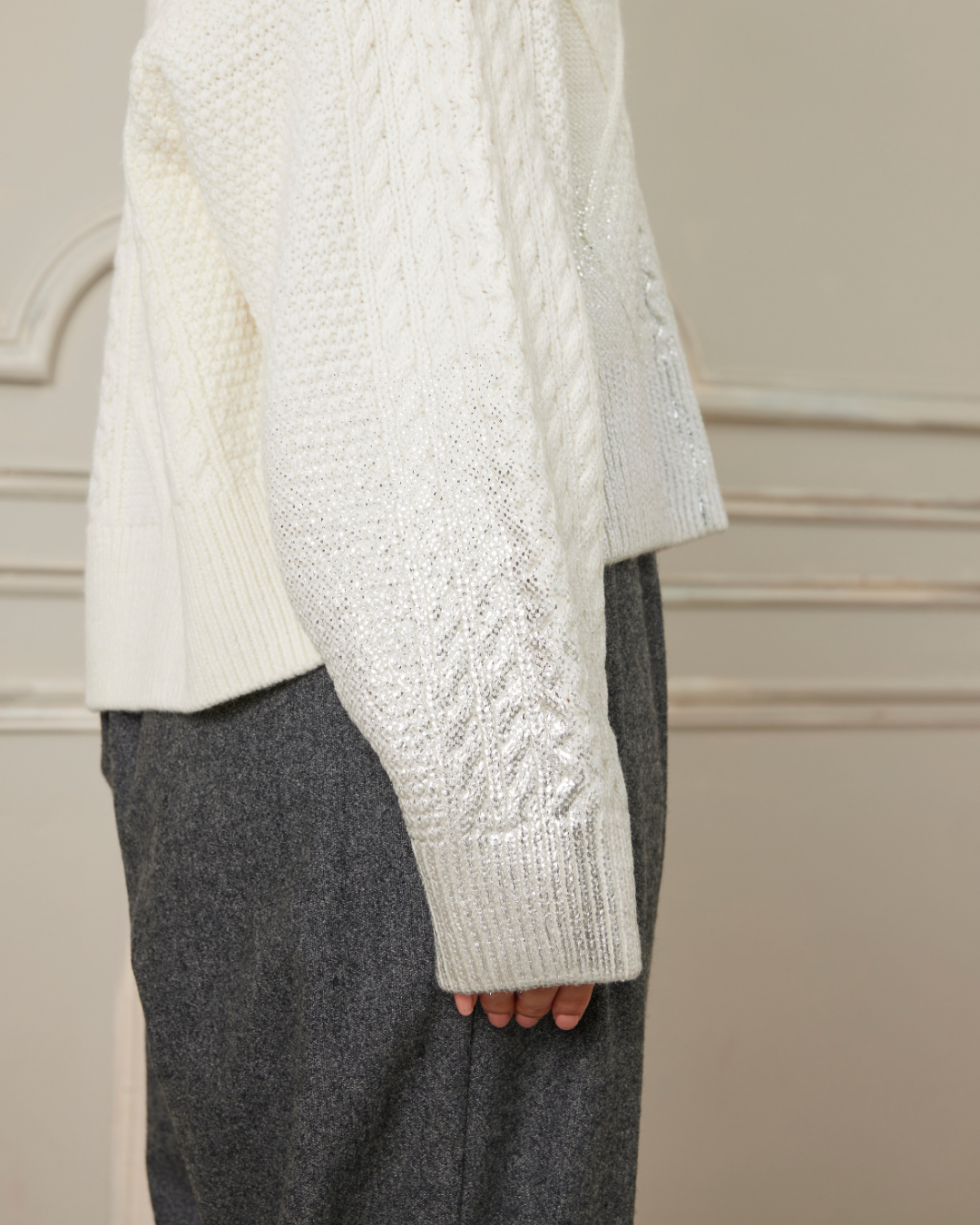 箔プリントゲーブルニット