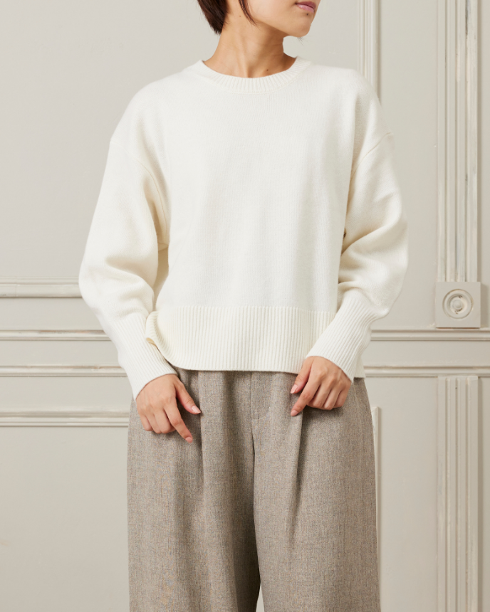 バックスリットウールニット