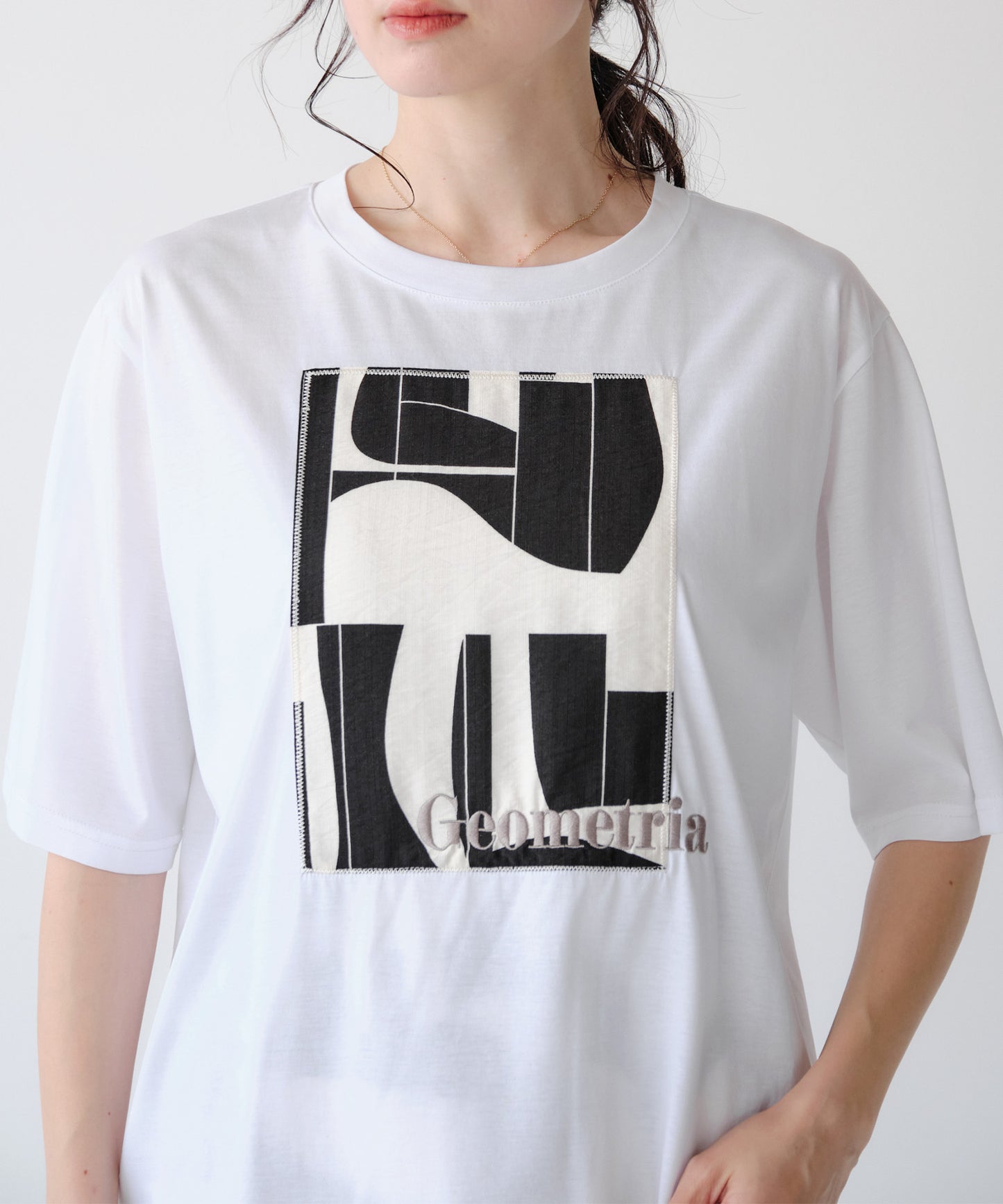 ジオメトリックプリントTシャツ