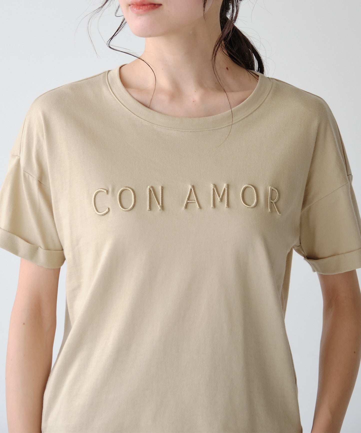立体ロゴ刺繍Tシャツ
