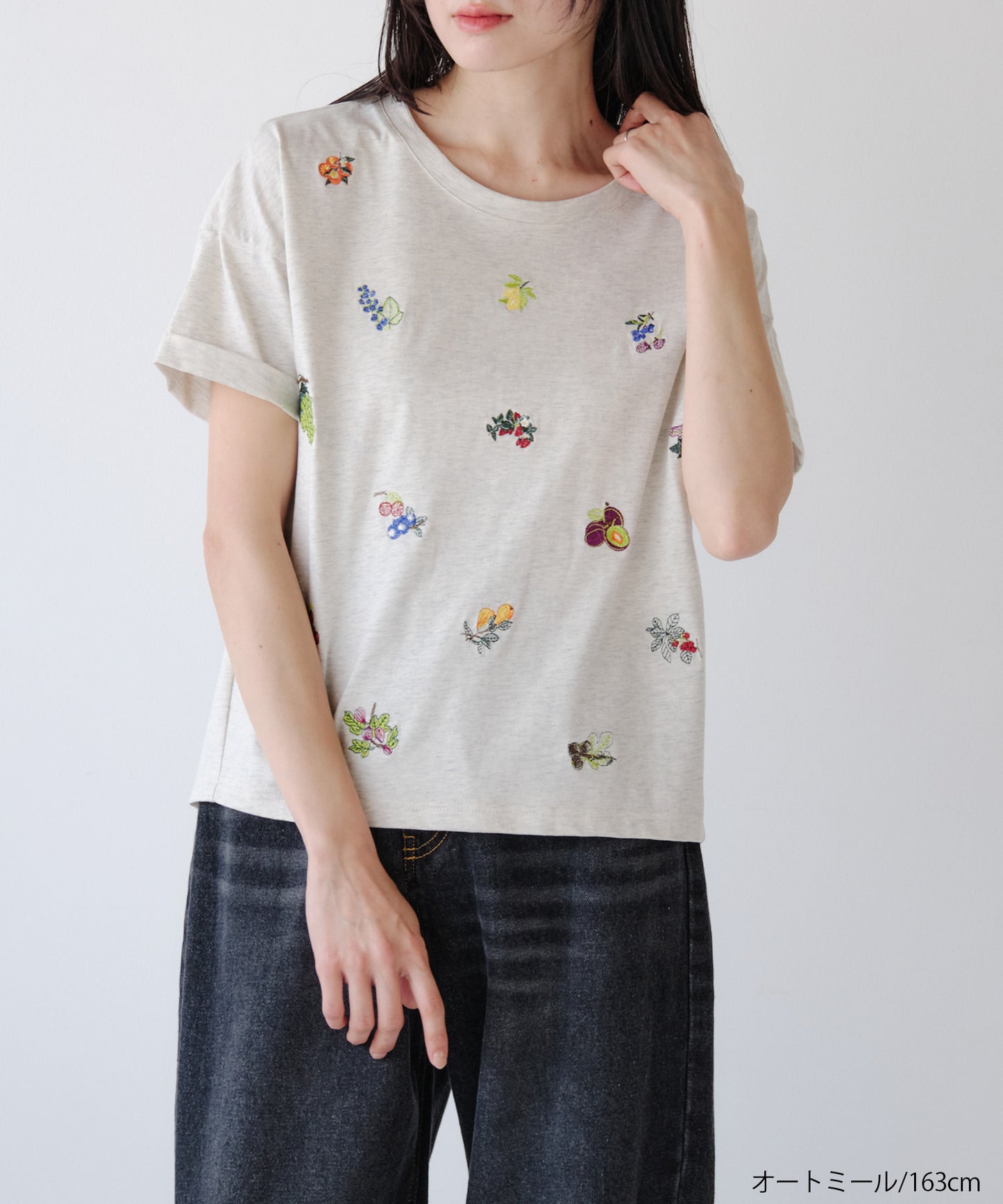 フルーツ刺繍Tシャツ