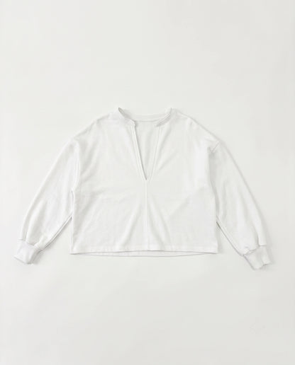 オフホワイト