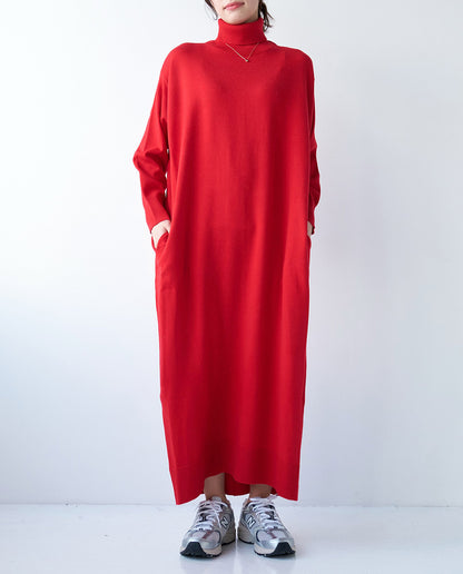 コクーンハイネックニットワンピース