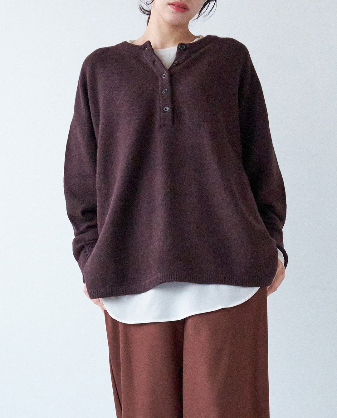 ヘンリーネックニットプルオーバー