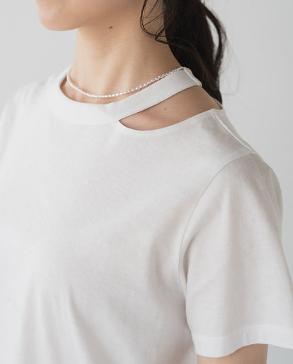 スリットネックTシャツ