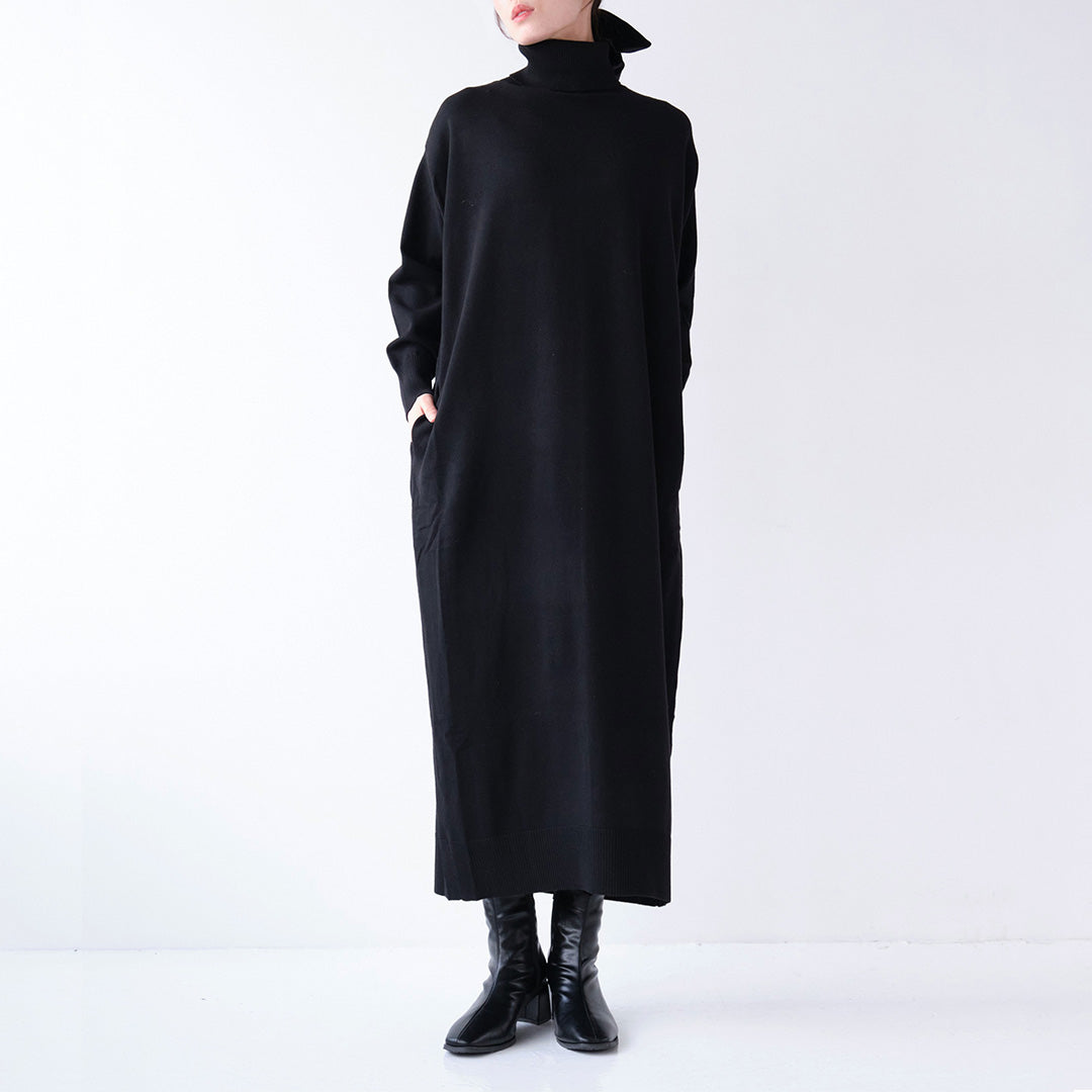 コクーンハイネックニットワンピース