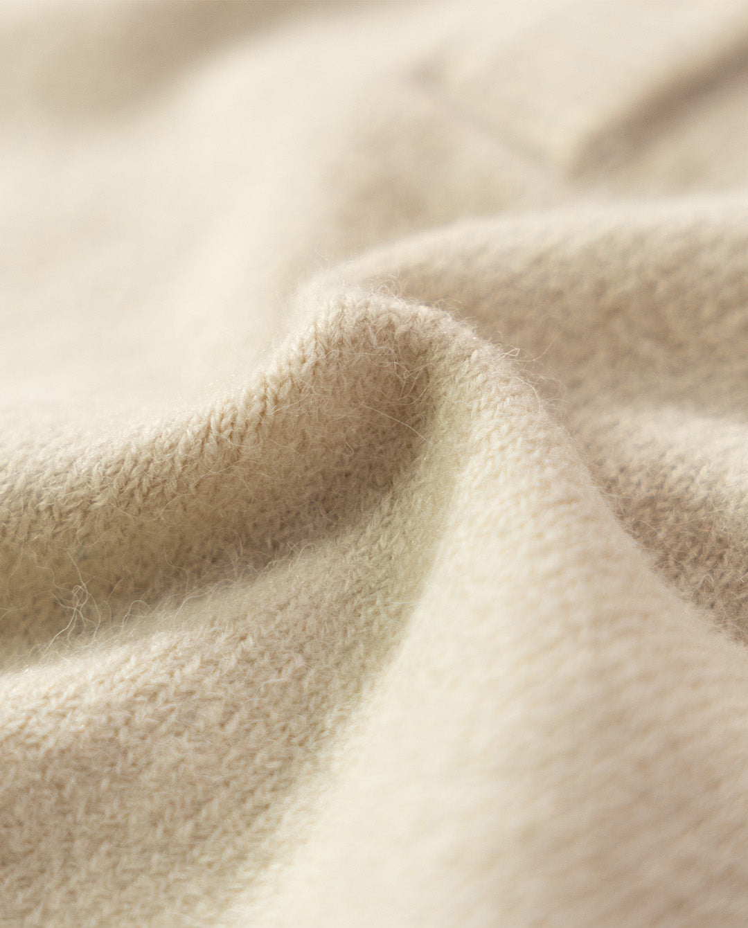 ヘンリーネックニットプルオーバー