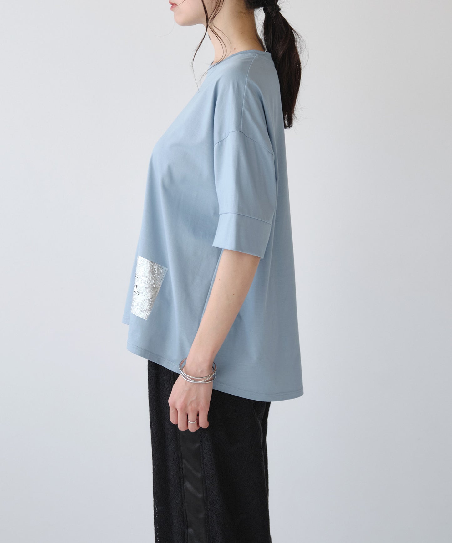 しわ箔プリントTシャツ