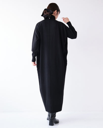 コクーンハイネックニットワンピース