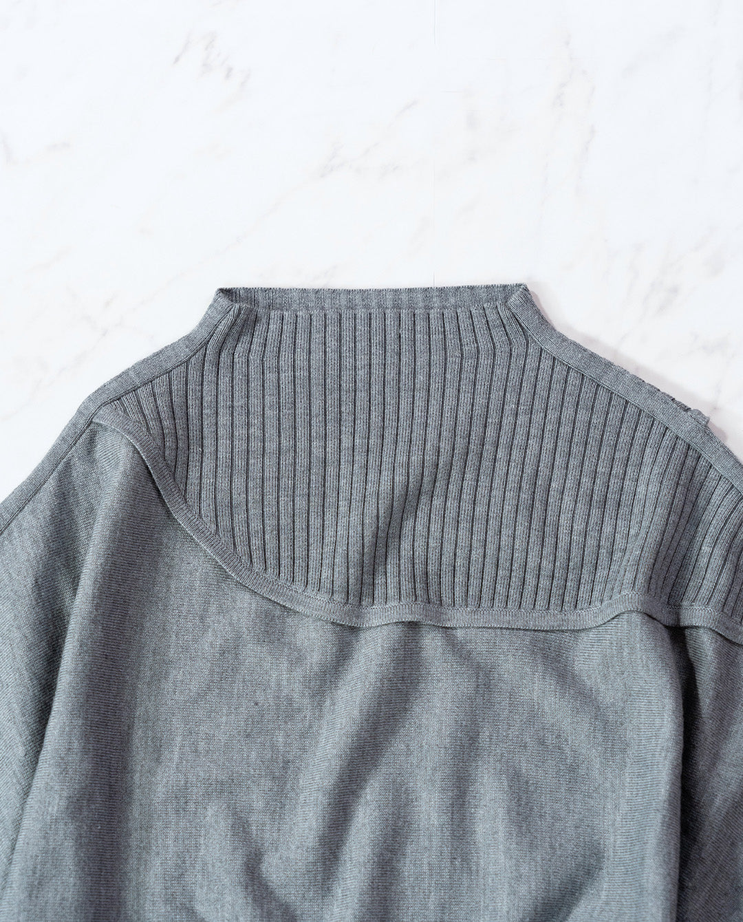 リブ切り替えニット