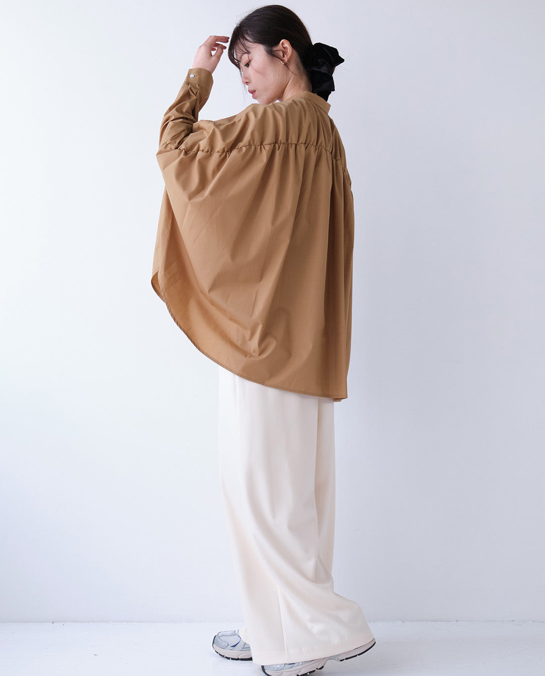 バックギャザーワイドブラウス
