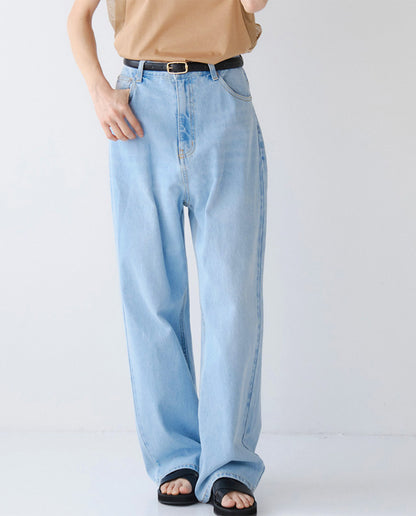 ストレートデニムパンツ