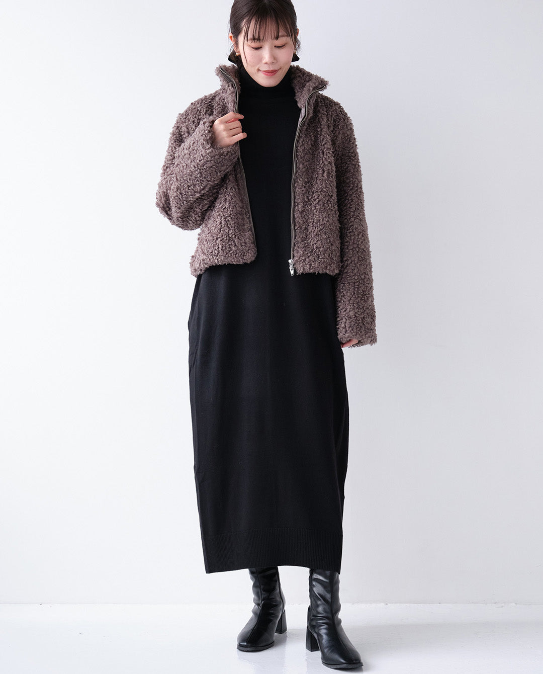 コクーンハイネックニットワンピース