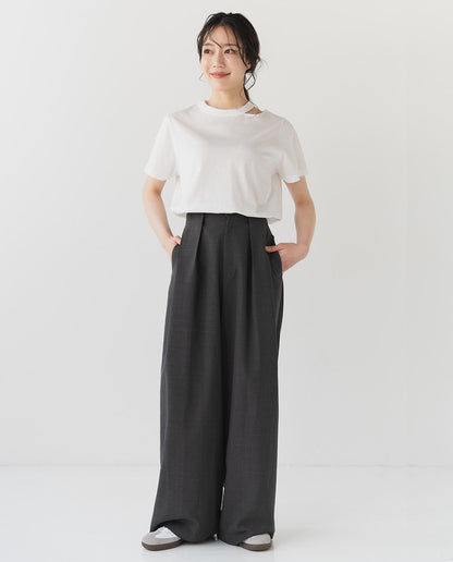 スリットネックTシャツ
