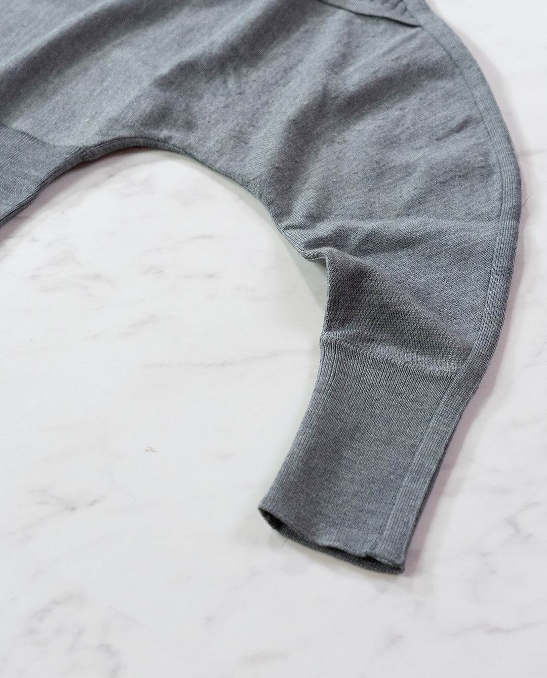 リブ切り替えニット