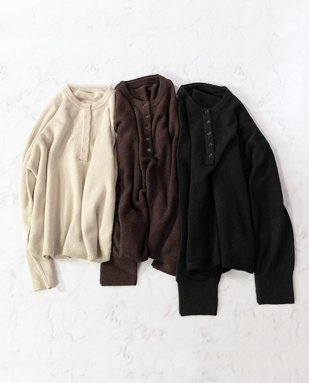 ヘンリーネックニットプルオーバー