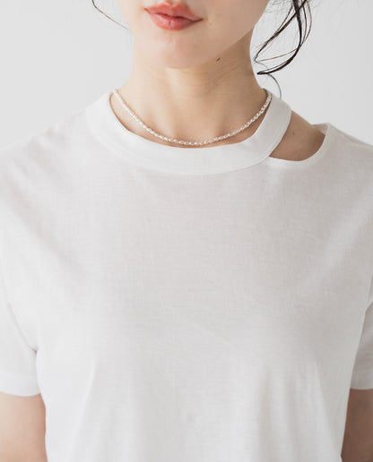 スリットネックTシャツ