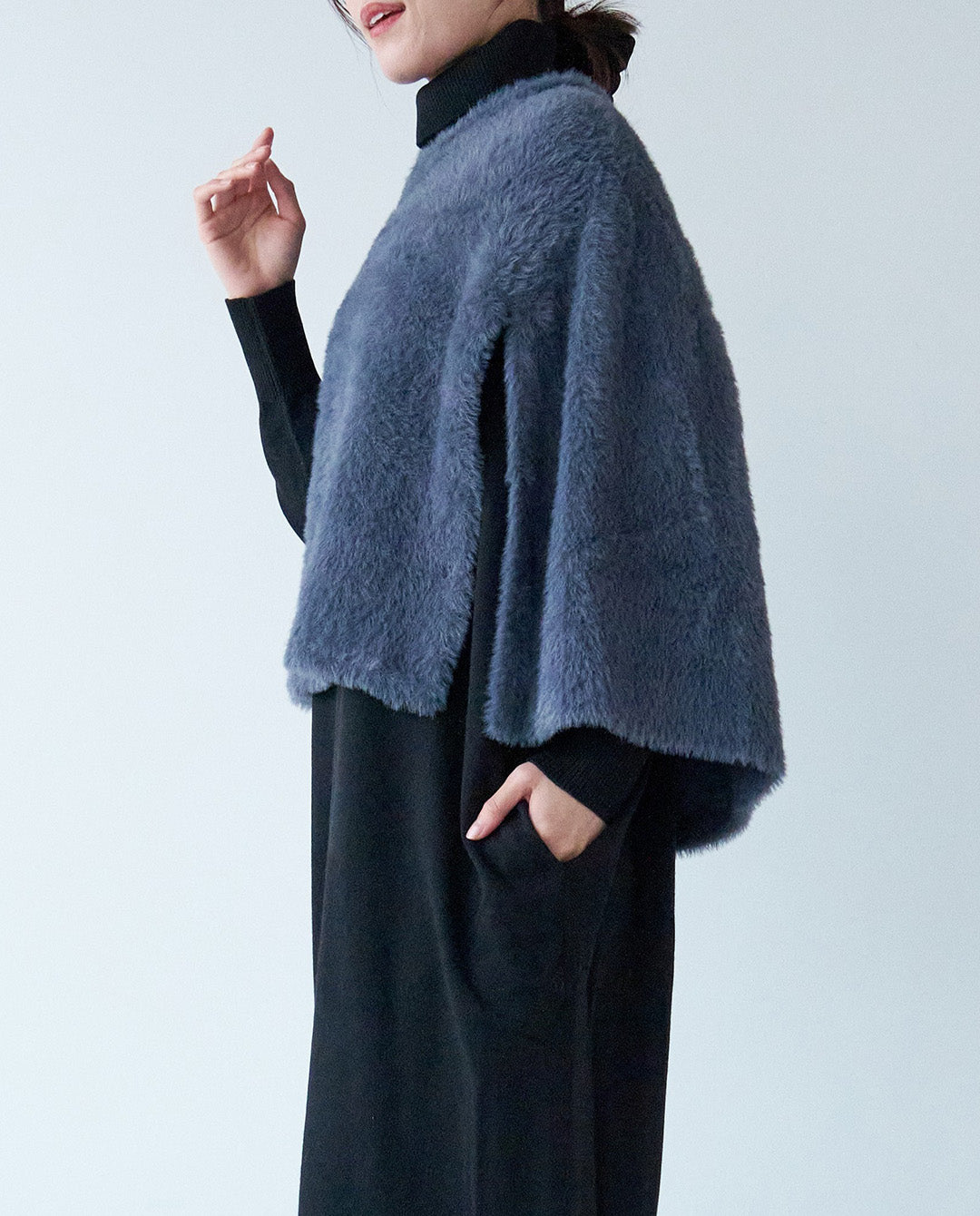 フェザーニットケープ