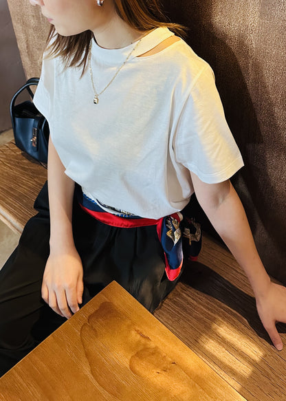 スリットネックTシャツ