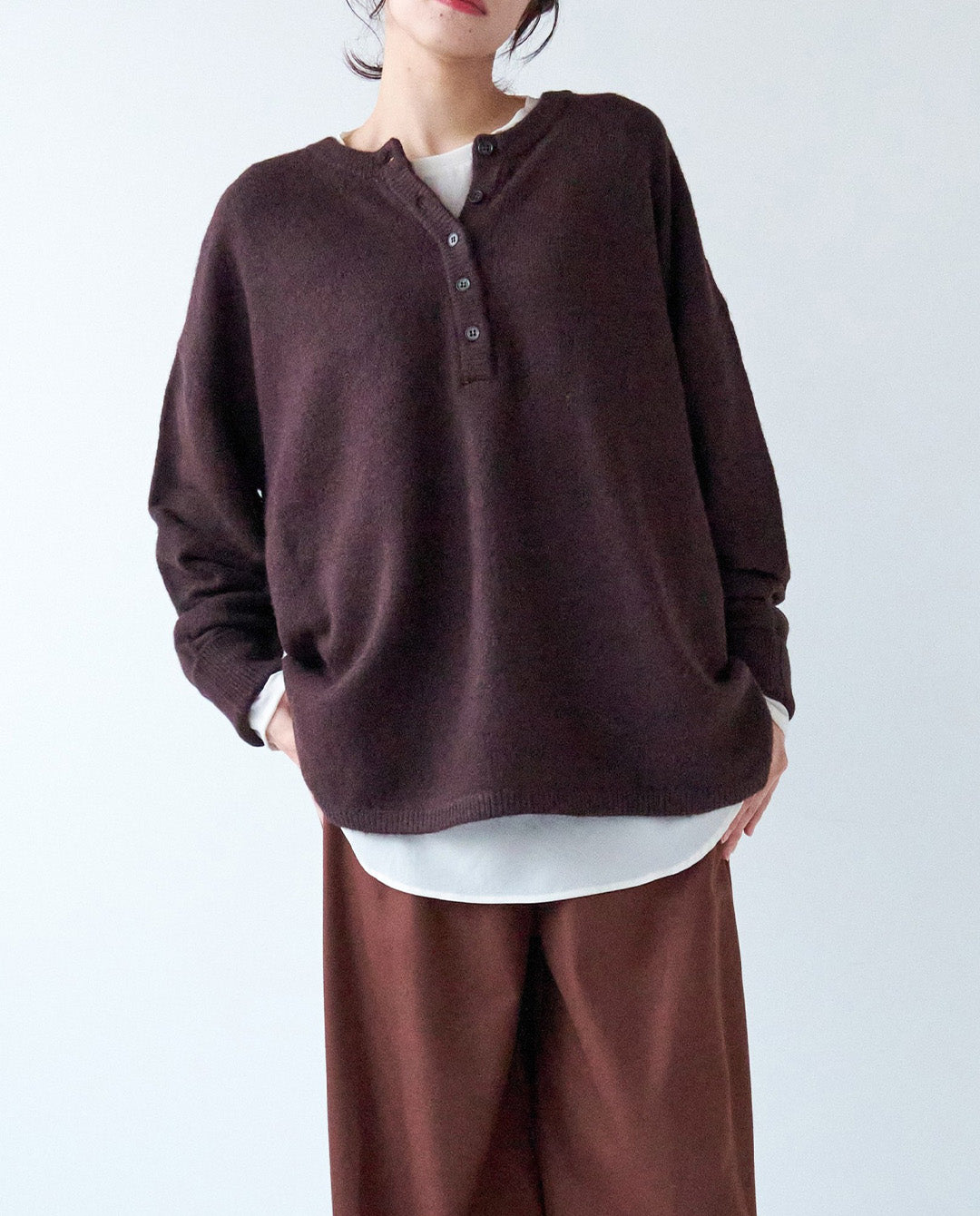 ヘンリーネックニットプルオーバー