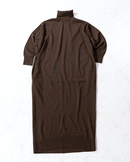 コクーンハイネックニットワンピース